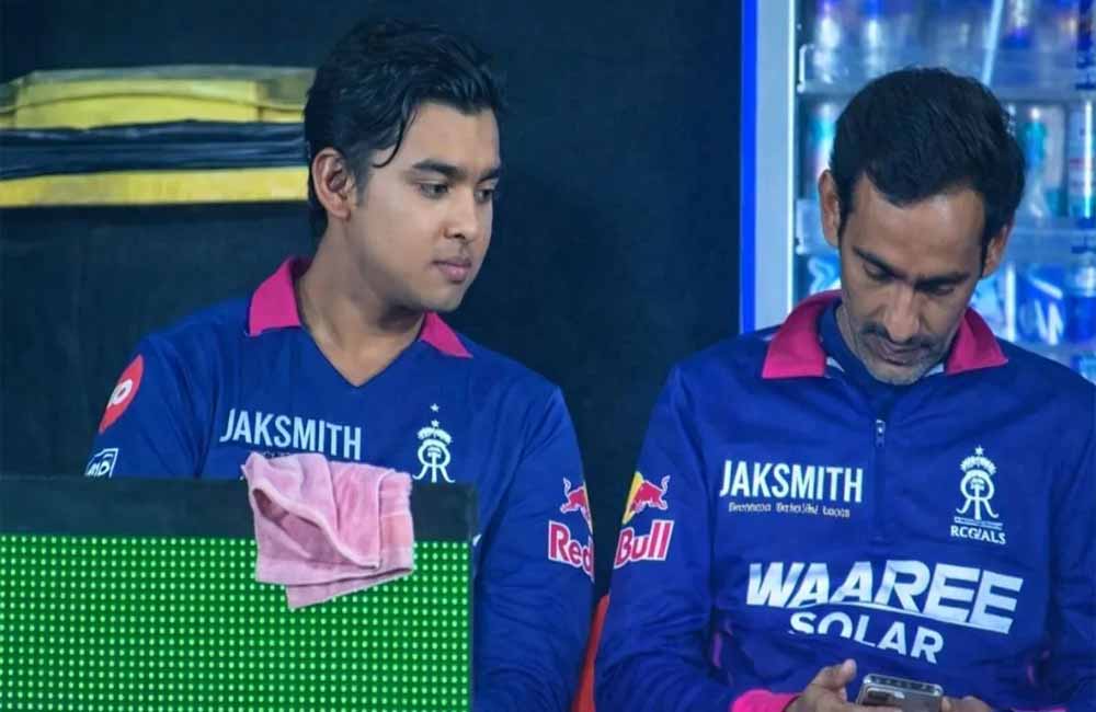 મેદાનમાં મોબાઈલ વાપરવો ભારે પડ્યો! રાજસ્થાન રોયલ્સના મેનેજર પર બીસીસીઆઈની ગાજ